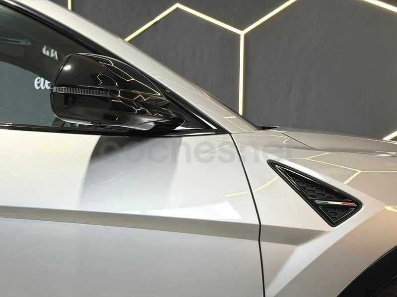 Lamborghini Urus 2019 — photo 7