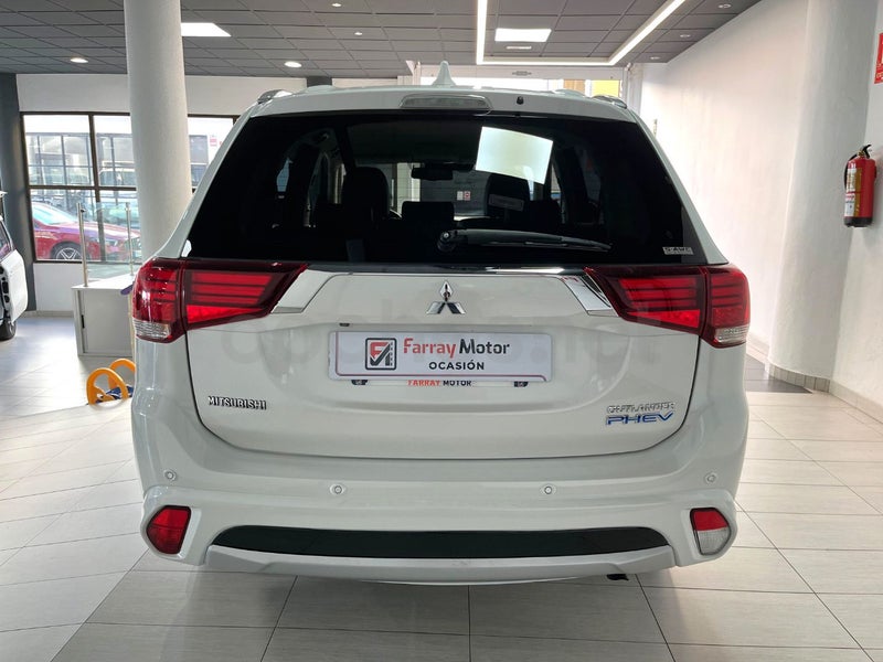 Mitsubishi Outlander 2018 — photo 5