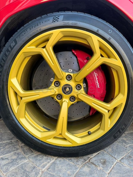 Lamborghini Urus 2019 — photo 7