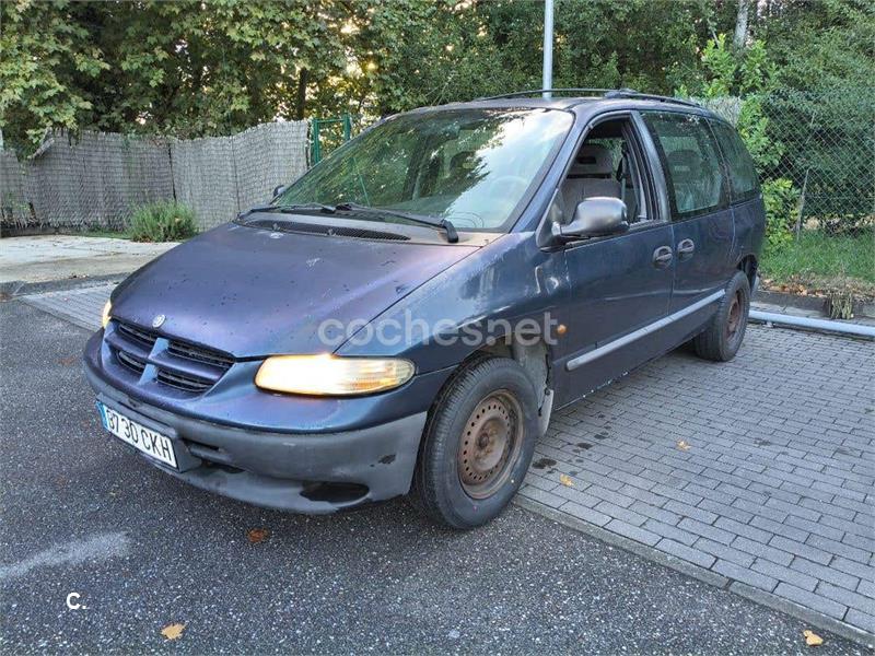 Chrysler Voyager 2000 — photo 2