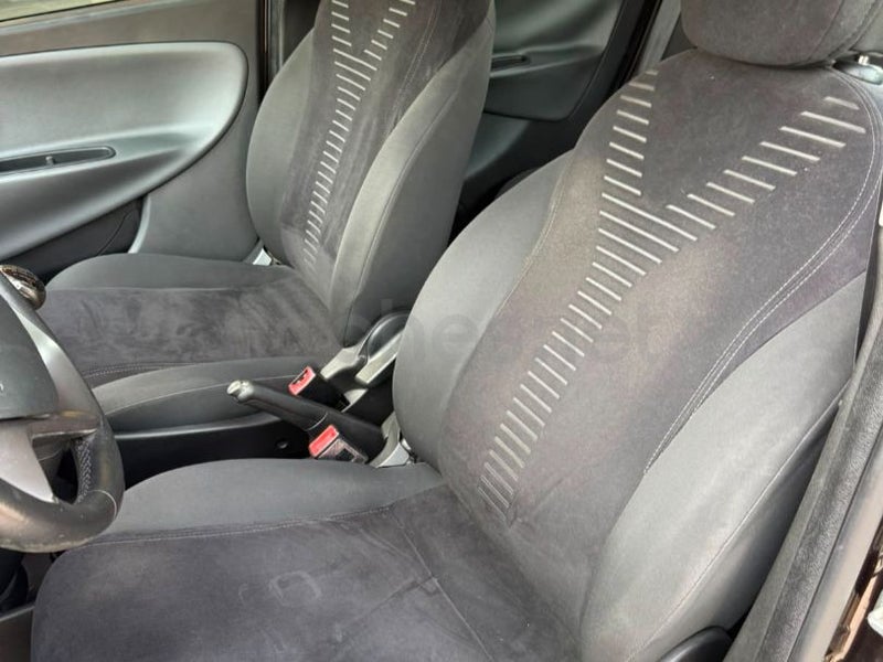 Lancia Ypsilon 2011 — photo 7