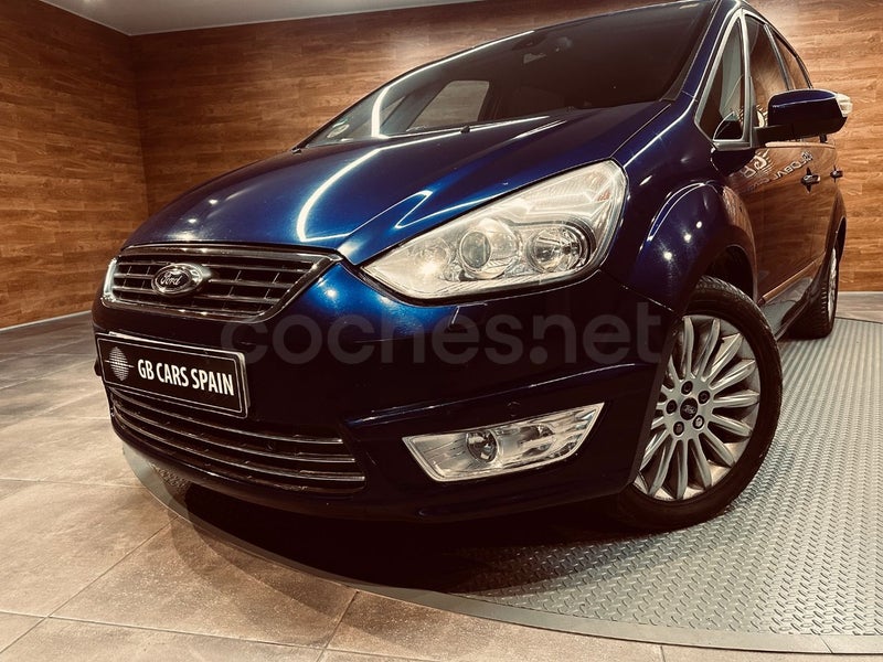 Ford Galaxy 2013 — photo 4