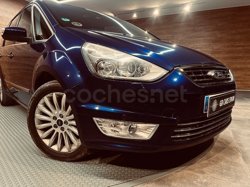 Ford Galaxy 2013 — photo 7