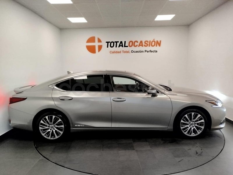 Lexus Es 2019 — photo 6
