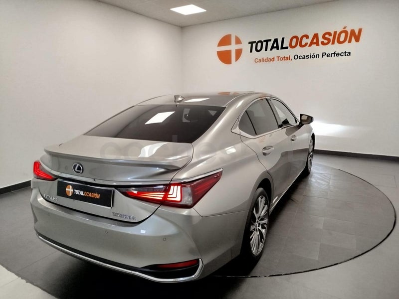 Lexus Es 2019 — photo 8