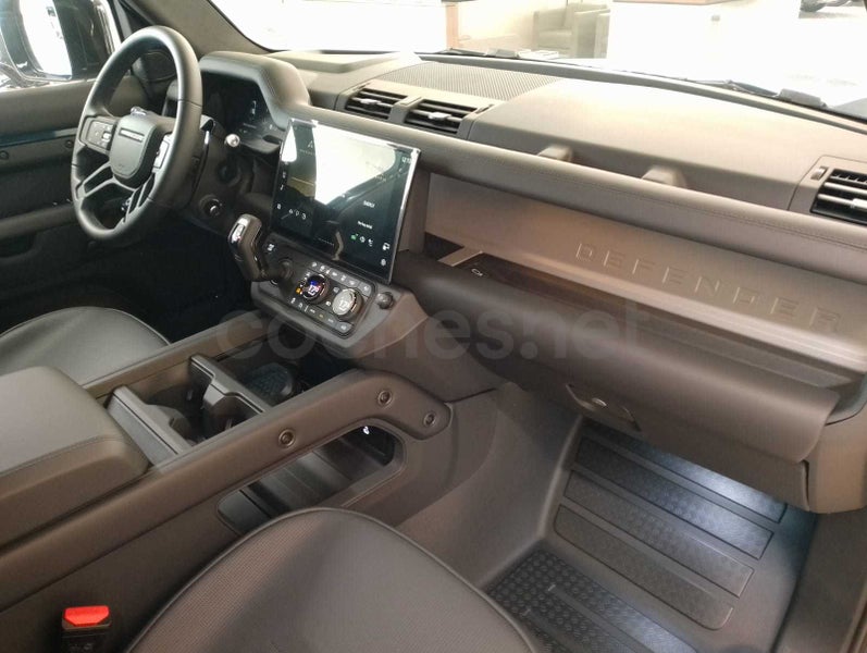 Land-rover Defender 2026 — photo 3