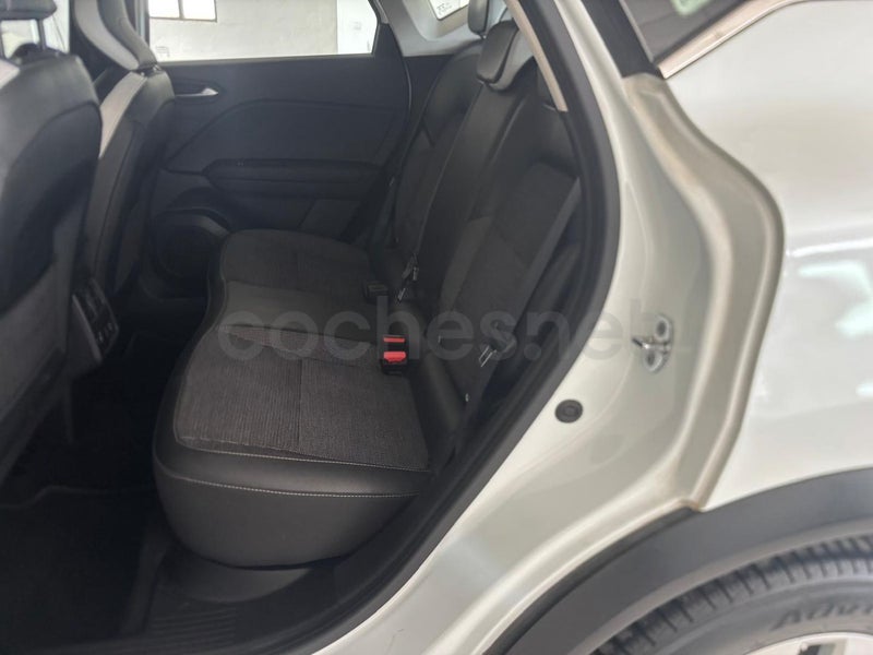 Renault Captur 2021 — photo 8