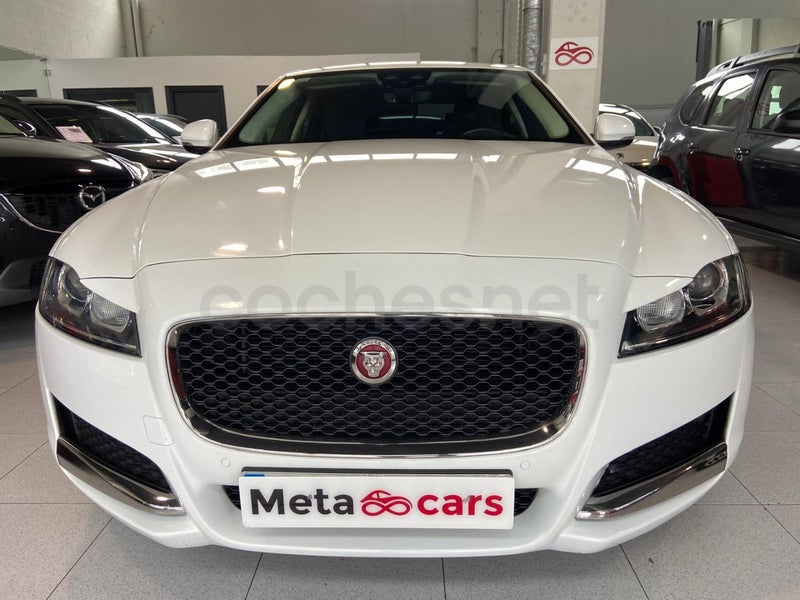 Jaguar Xf 2018 — photo 3