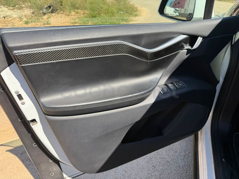 Tesla Model X 2017 — photo 8
