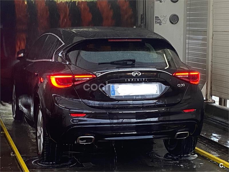 Infiniti Q30 2016
