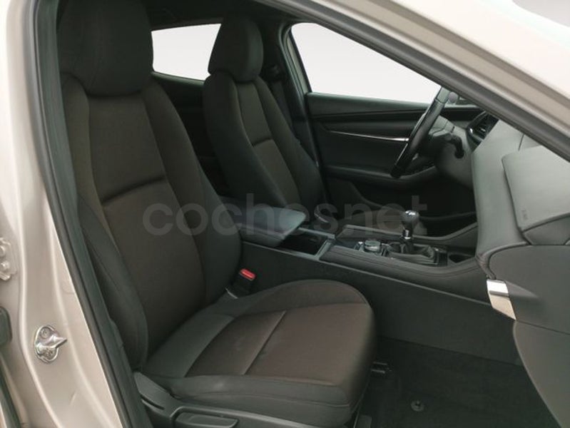 Mazda Mazda3 2023 — photo 8