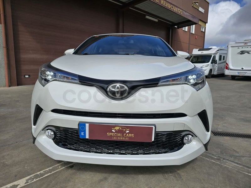 Toyota C-hr 2017 — photo 2