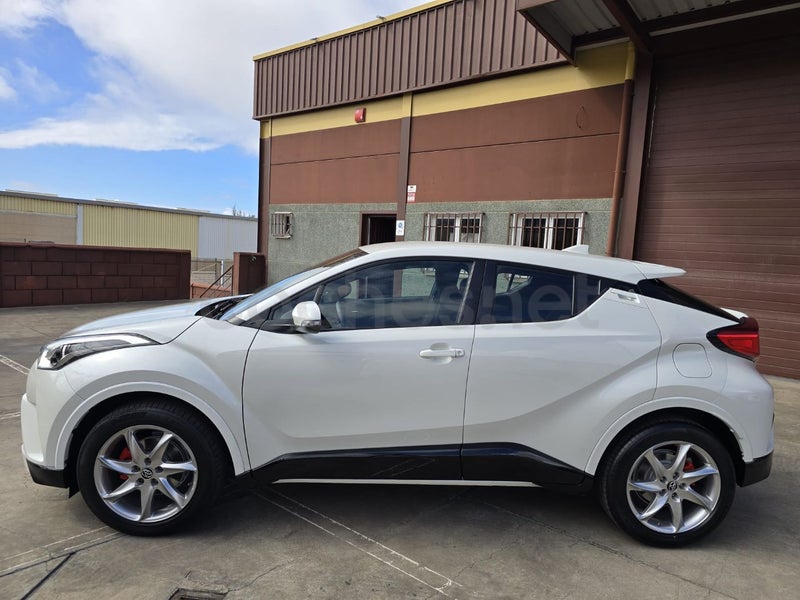 Toyota C-hr 2017 — photo 3