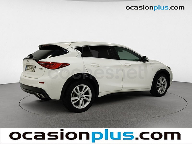 Infiniti Q30 2017 — photo 3