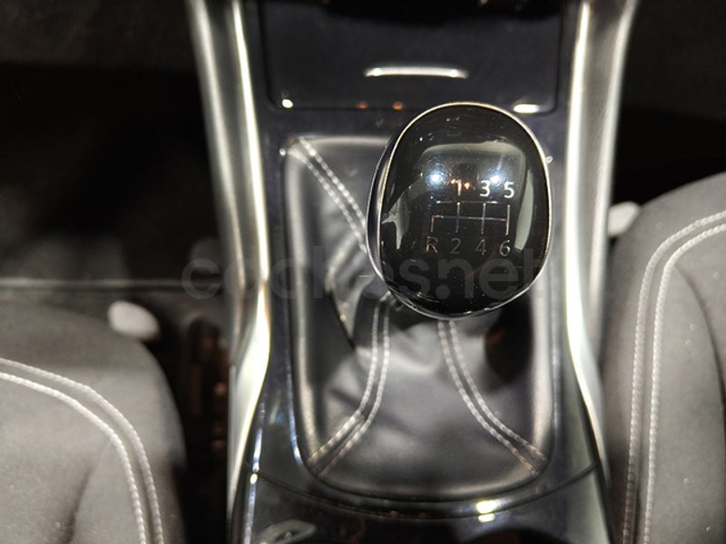 Infiniti Q30 2017 — photo 5