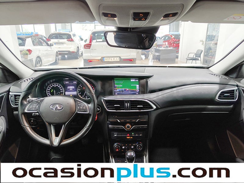 Infiniti Q30 2017 — photo 6