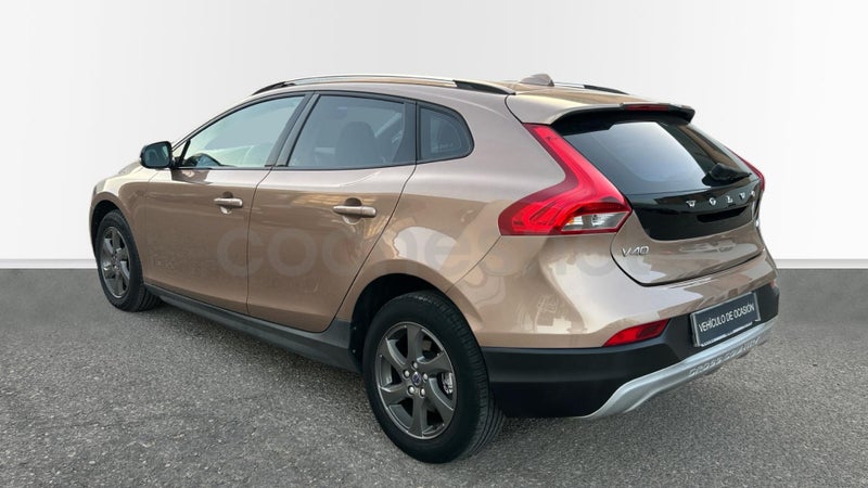 Volvo V40 Cross Country 2016 — photo 2