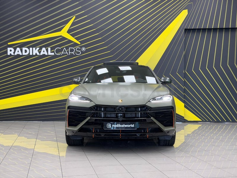 Lamborghini Urus 2025 — photo 2