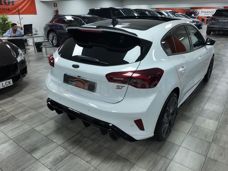 Ford Focus 2022 — photo 3