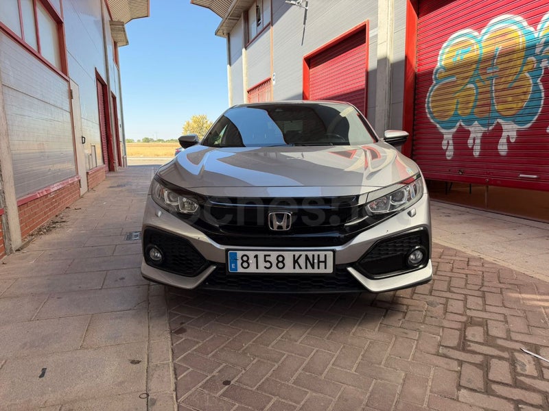 Honda Civic 2018 — photo 2