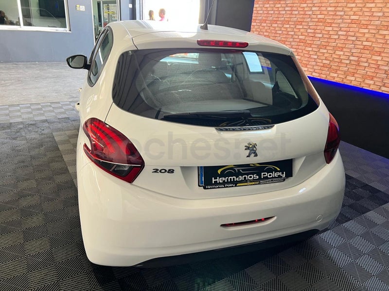 Peugeot 208 2019 — photo 4
