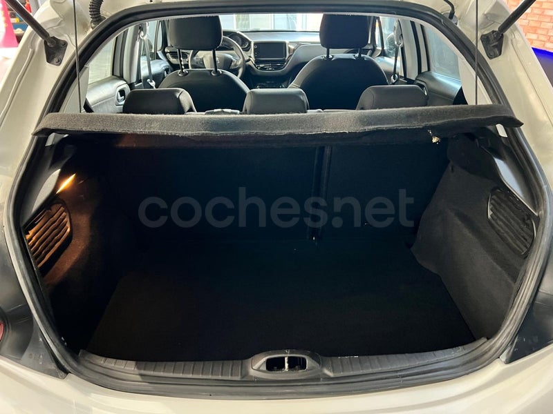 Peugeot 208 2019 — photo 7