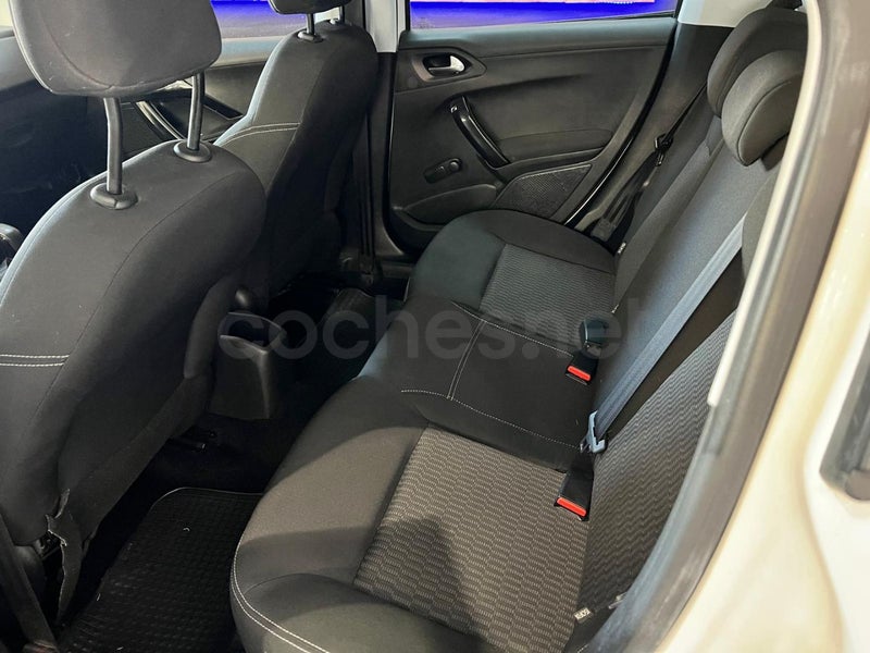Peugeot 208 2019 — photo 8