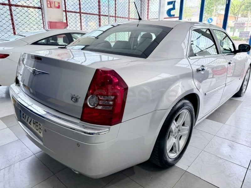 Chrysler 300c 2010 — photo 4