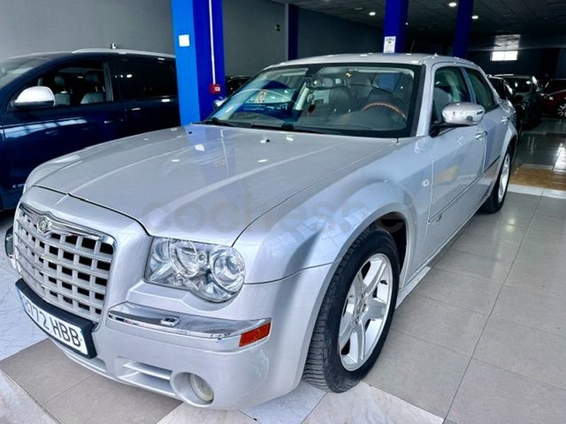 Chrysler 300c 2010 — photo 6