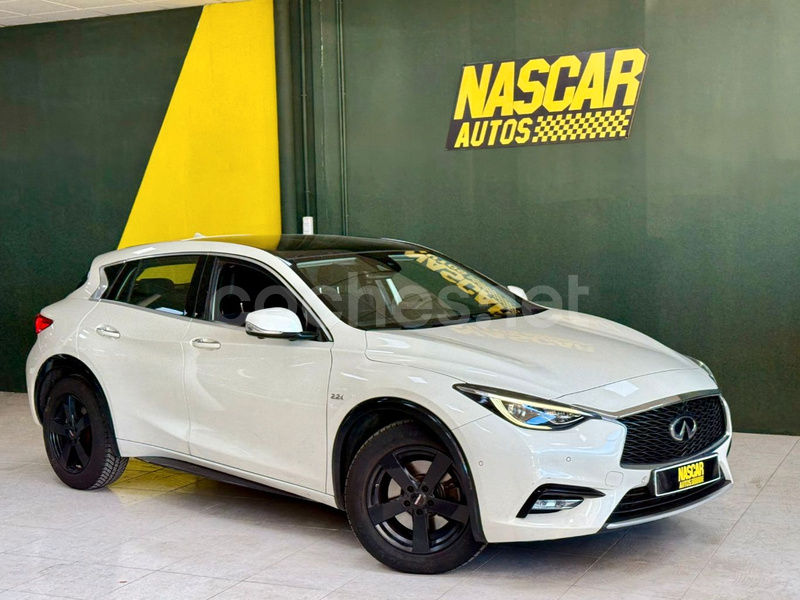 Infiniti Q30 2016