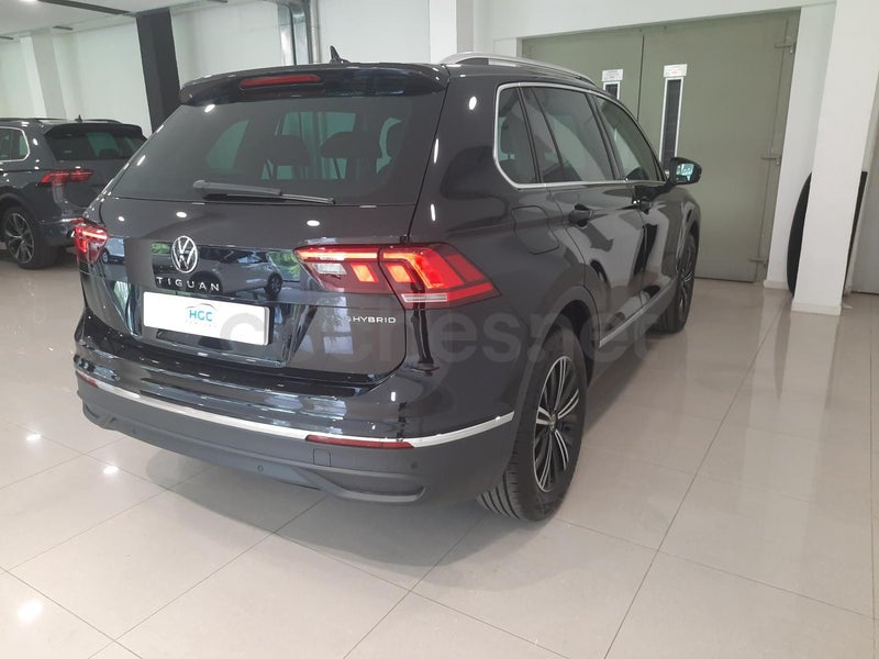 Volkswagen Tiguan 2023 — photo 6