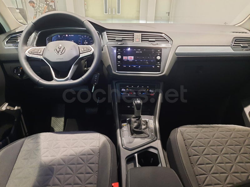 Volkswagen Tiguan 2023 — photo 7