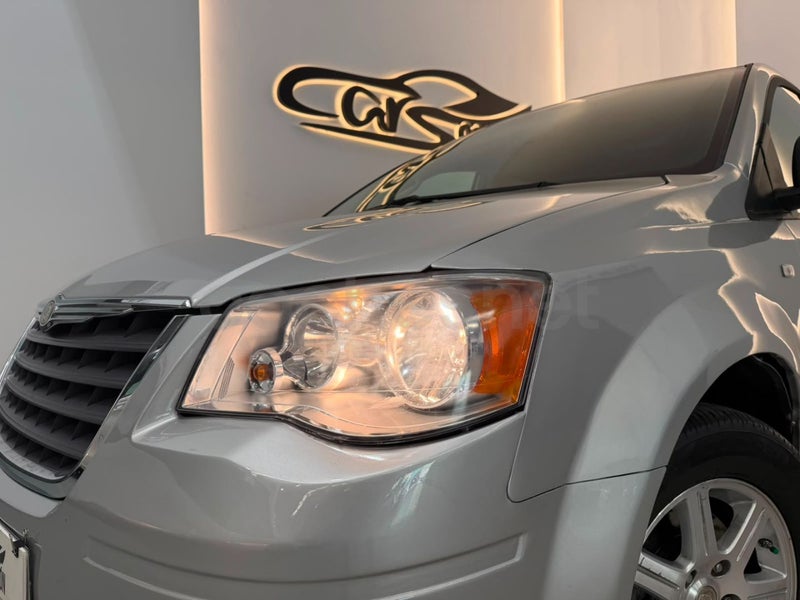 Chrysler Grand Voyager 2010 — photo 4
