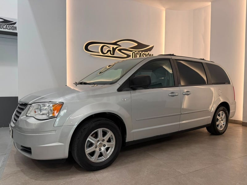 Chrysler Grand Voyager 2010 — photo 8