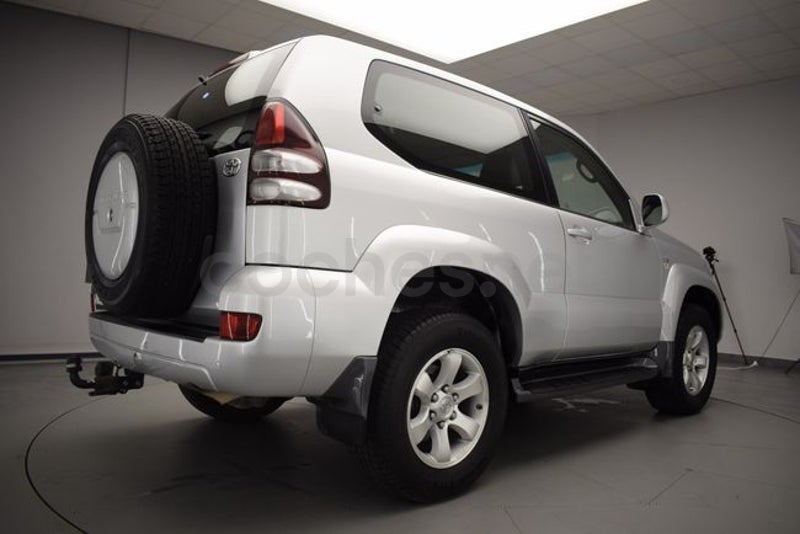Toyota Land Cruiser 2006 — photo 3