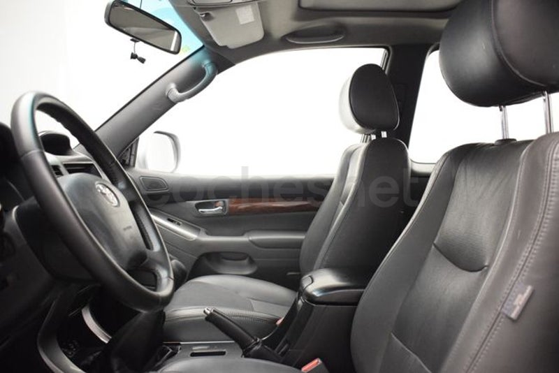 Toyota Land Cruiser 2006 — photo 8