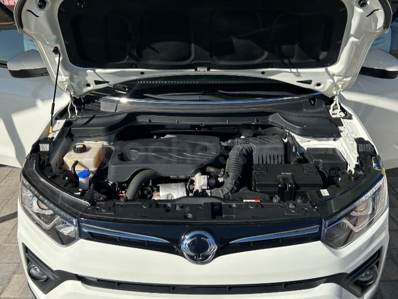 Ssangyong Tivoli 2019 — photo 2