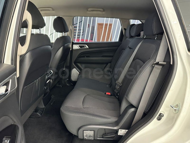 Ssangyong Rexton 2023 — photo 8
