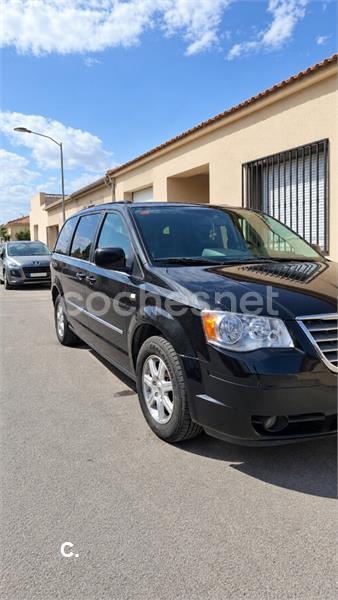 Chrysler Grand Voyager 2010 — photo 2