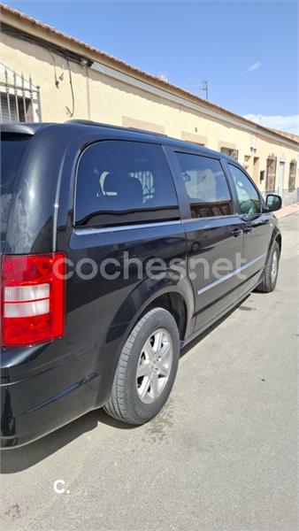 Chrysler Grand Voyager 2010 — photo 4