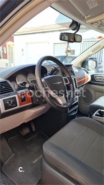 Chrysler Grand Voyager 2010 — photo 7