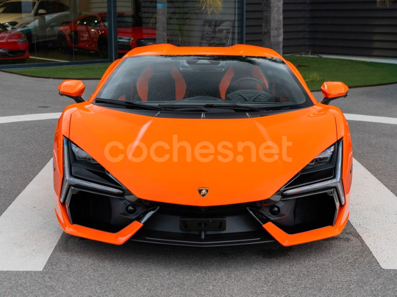 Lamborghini Revuelto 2025 — photo 3