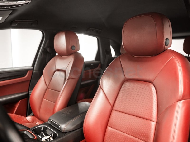 Porsche Cayenne 2018 — photo 2
