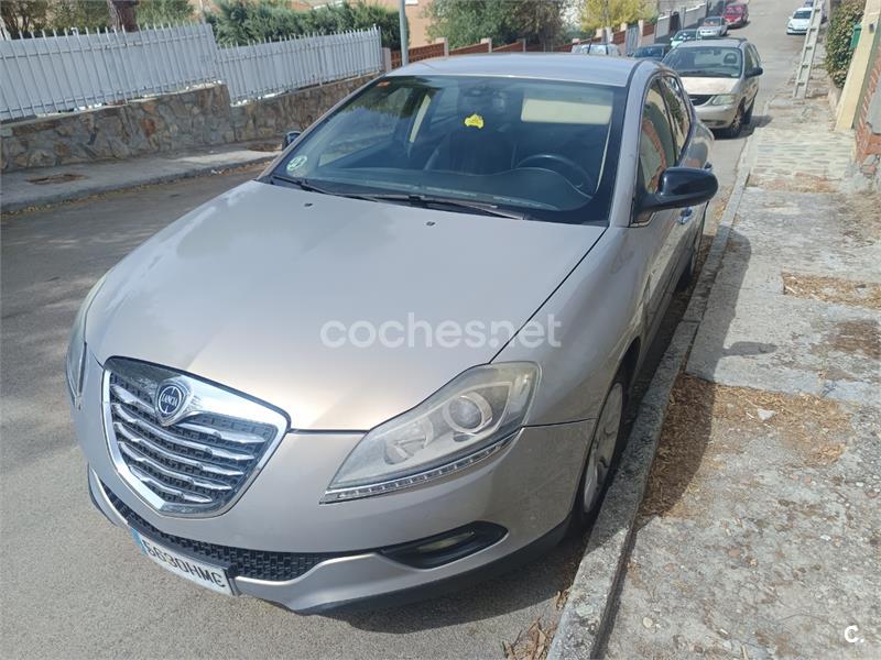 Lancia Delta 2012 — photo 2