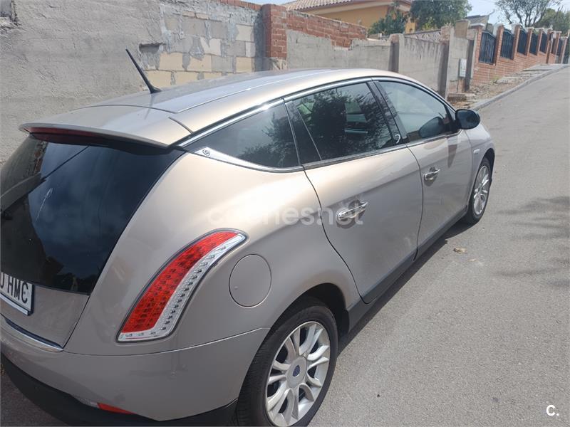 Lancia Delta 2012 — photo 4