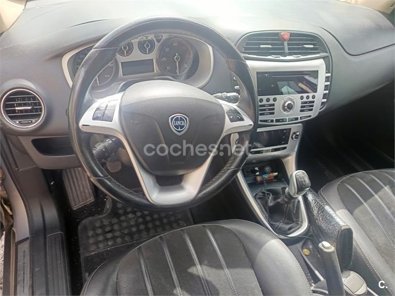 Lancia Delta 2012 — photo 6