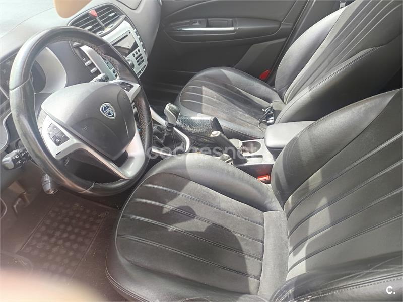 Lancia Delta 2012 — photo 7