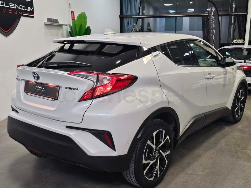 Toyota C-hr 2019 — photo 3