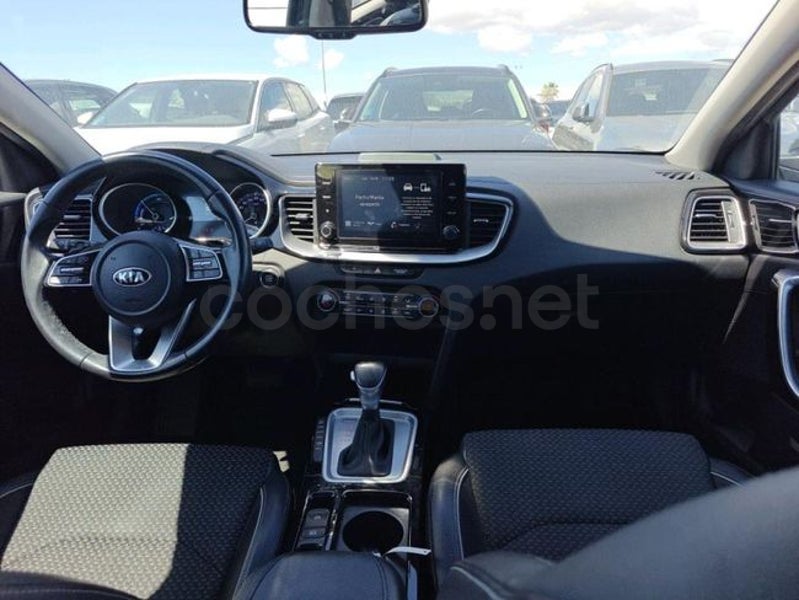 Kia Xceed 2021 — photo 3