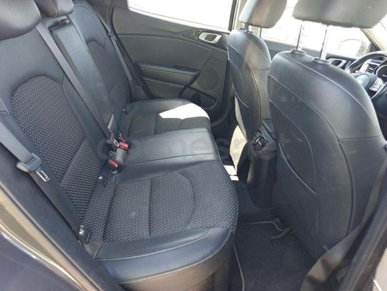 Kia Xceed 2021 — photo 8